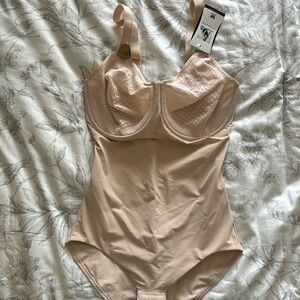 Wacoal Reshape as 36 DDD. New